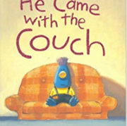 英語絵本「He came with the couch」
